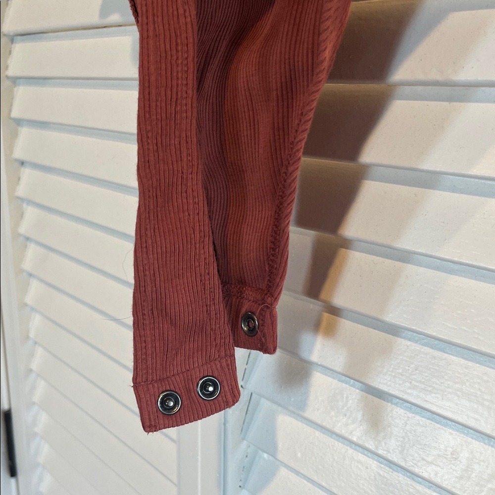 Express One-Shoulder Ruffled Bodysuit - Picture 5 of 8